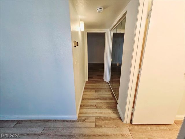 5121 Pioneer Avenue 201, Las Vegas, NV 89146