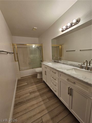 5121 Pioneer Avenue 201, Las Vegas, NV 89146