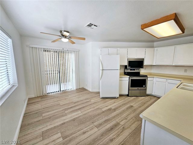 5121 Pioneer Avenue 201, Las Vegas, NV 89146