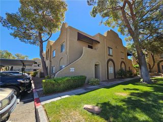5121 Pioneer Avenue 201, Las Vegas, NV 89146