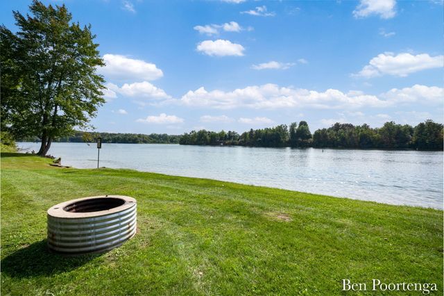 21909 Hilltop Circle, Stanwood, MI 49346