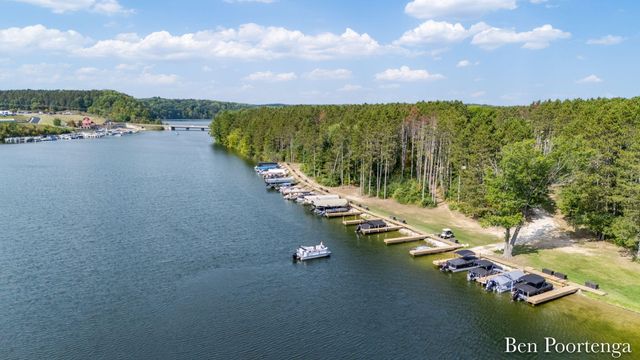 21909 Hilltop Circle, Stanwood, MI 49346