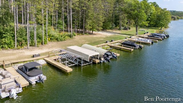 21909 Hilltop Circle, Stanwood, MI 49346