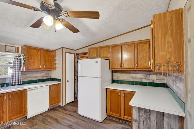 121 Lavelle Odom Road, Poplarville, MS 39470