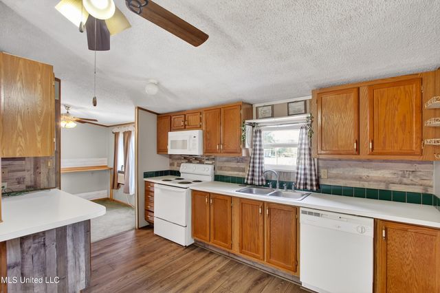 121 Lavelle Odom Road, Poplarville, MS 39470