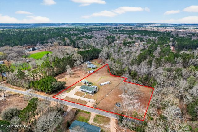 121 Lavelle Odom Road, Poplarville, MS 39470