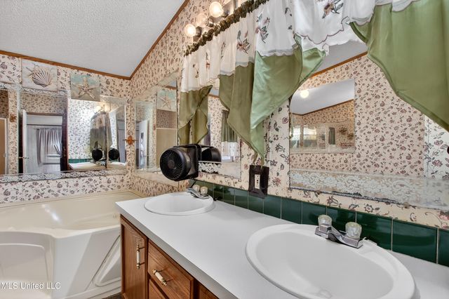 121 Lavelle Odom Road, Poplarville, MS 39470