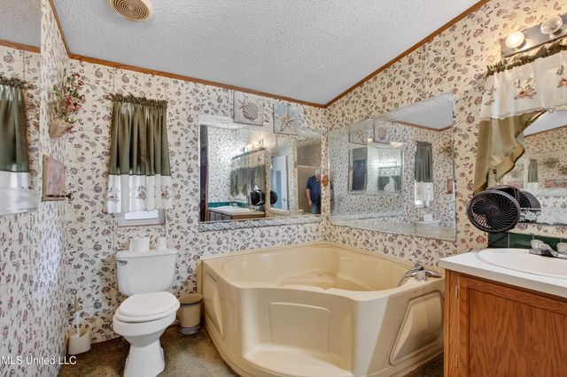 121 Lavelle Odom Road, Poplarville, MS 39470