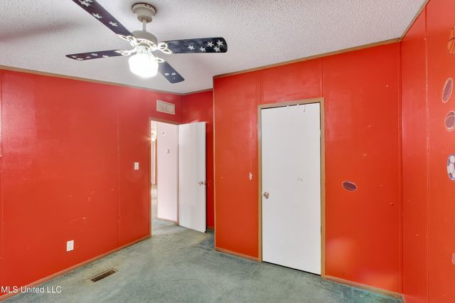 121 Lavelle Odom Road, Poplarville, MS 39470