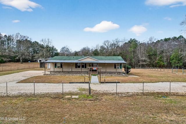 121 Lavelle Odom Road, Poplarville, MS 39470