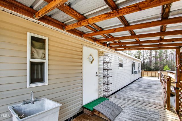 121 Lavelle Odom Road, Poplarville, MS 39470