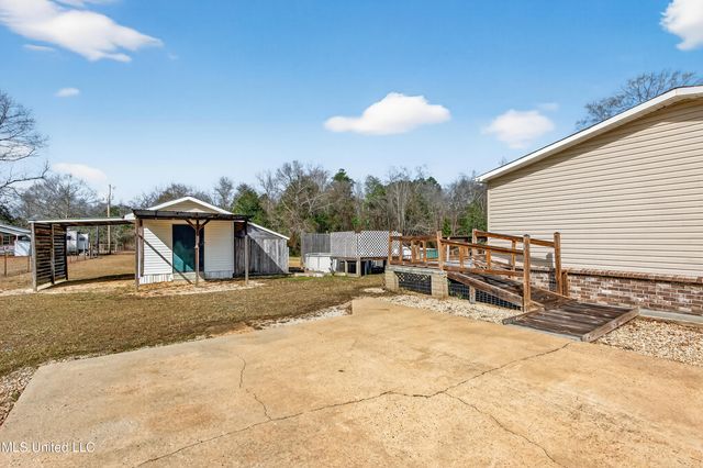 121 Lavelle Odom Road, Poplarville, MS 39470