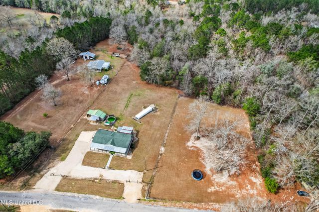 121 Lavelle Odom Road, Poplarville, MS 39470