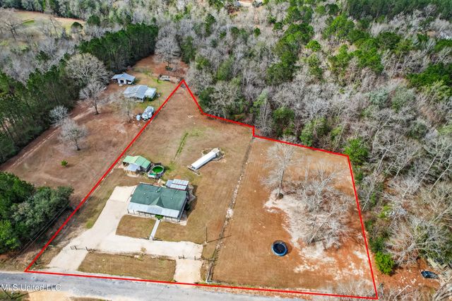 121 Lavelle Odom Road, Poplarville, MS 39470