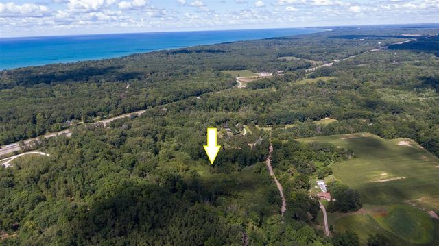 16800 Riverside Drive, Union Pier, MI 49129