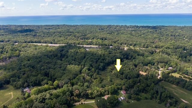 16800 Riverside Drive, Union Pier, MI 49129