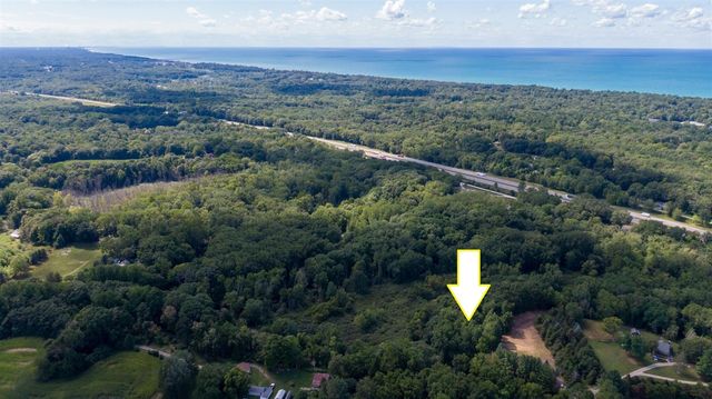 16800 Riverside Drive, Union Pier, MI 49129