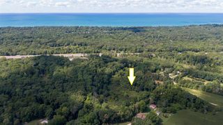 16800 Riverside Drive, Union Pier, MI 49129