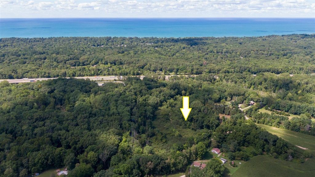 16800 Riverside Drive, Union Pier, MI 49129
