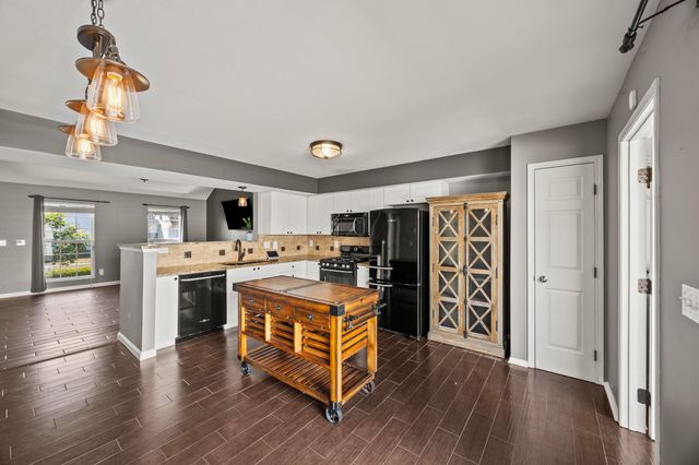 4462 Alameda Drive, Grove City, OH 43123