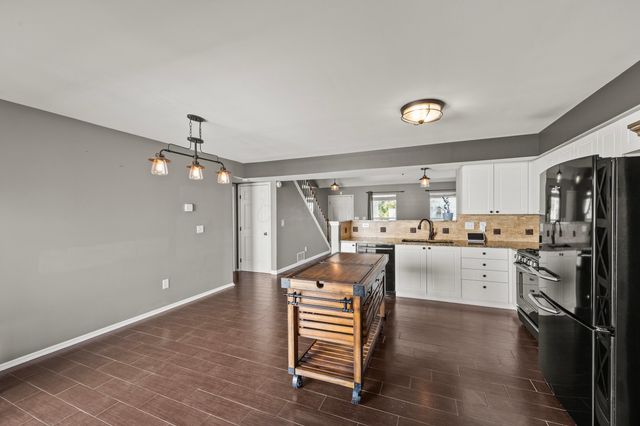 4462 Alameda Drive, Grove City, OH 43123