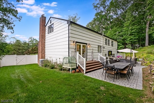 45 Molly Stark Dr, Morris Twp., NJ 07960