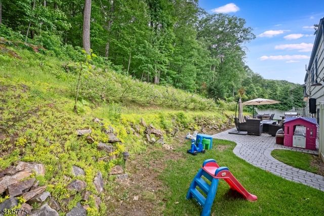 45 Molly Stark Dr, Morris Twp., NJ 07960