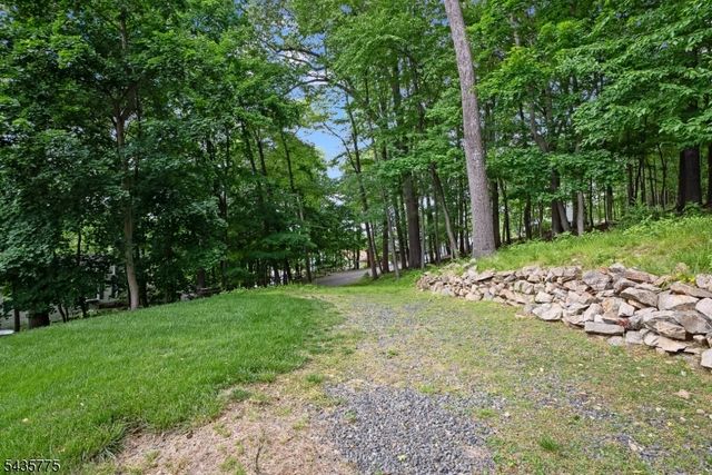 45 Molly Stark Dr, Morris Twp., NJ 07960