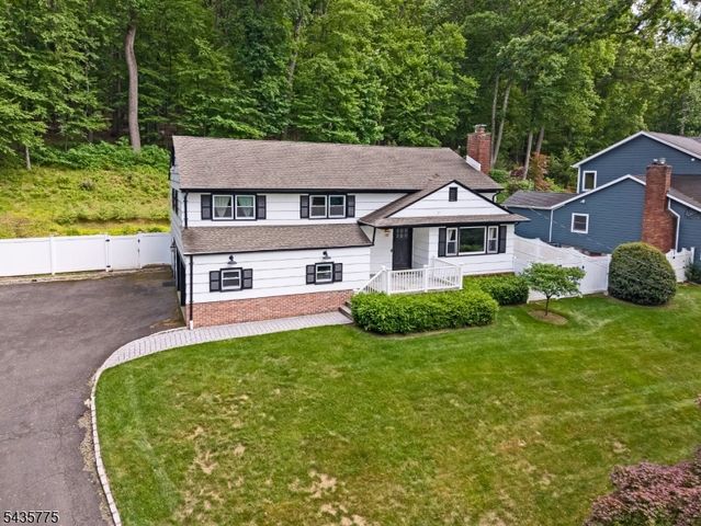 45 Molly Stark Dr, Morris Twp., NJ 07960
