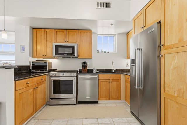 550 Pleasant St 211, Winthrop, MA 02152