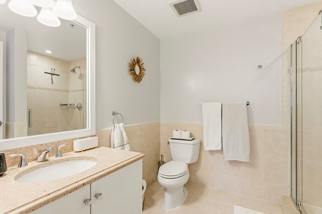 550 Pleasant St 211, Winthrop, MA 02152