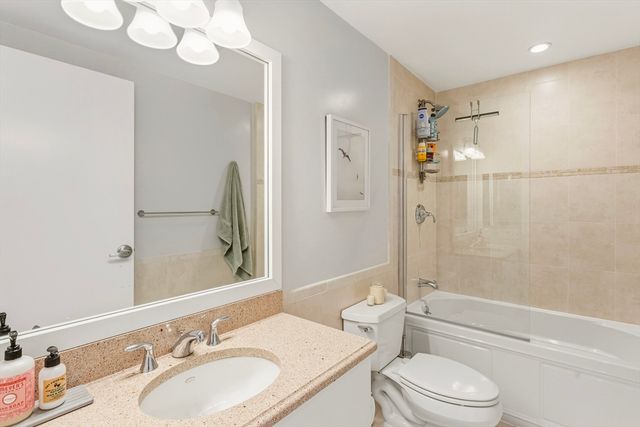 550 Pleasant St 211, Winthrop, MA 02152