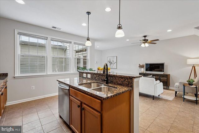 19390 COPPERMINE SQ, Leesburg, VA 20176