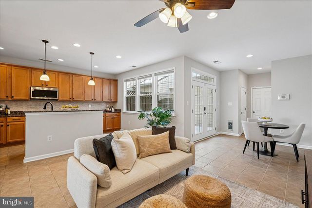 19390 COPPERMINE SQ, Leesburg, VA 20176