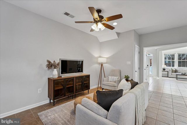 19390 COPPERMINE SQ, Leesburg, VA 20176