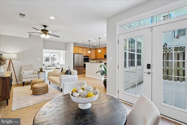 19390 COPPERMINE SQ, Leesburg, VA 20176