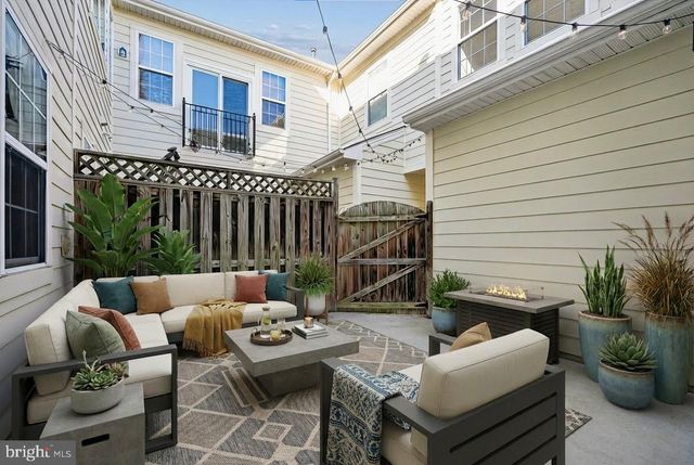 19390 COPPERMINE SQ, Leesburg, VA 20176