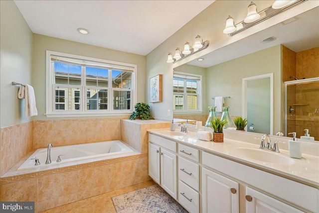 19390 COPPERMINE SQ, Leesburg, VA 20176