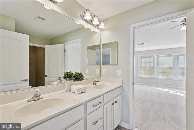 19390 COPPERMINE SQ, Leesburg, VA 20176