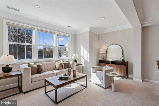 19390 COPPERMINE SQ, Leesburg, VA 20176