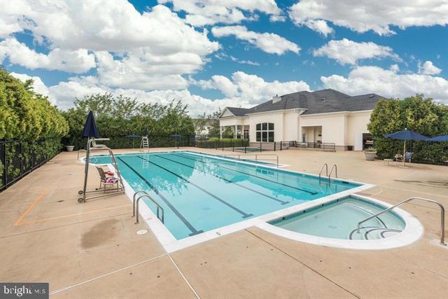 19390 COPPERMINE SQ, Leesburg, VA 20176