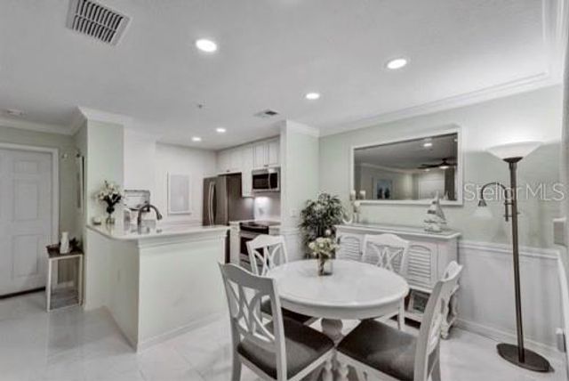 8932 MANOR LOOP 105, Lakewood Ranch, FL 34202