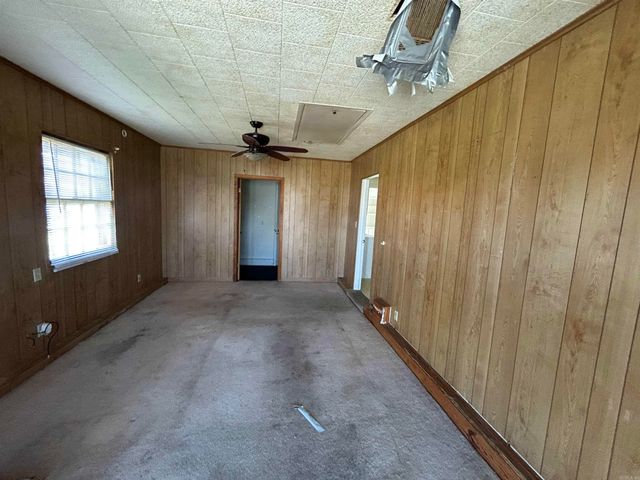 1905 S Spring St, Stuttgart, AR 72160