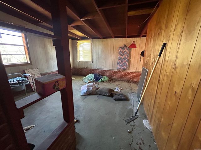 1905 S Spring St, Stuttgart, AR 72160