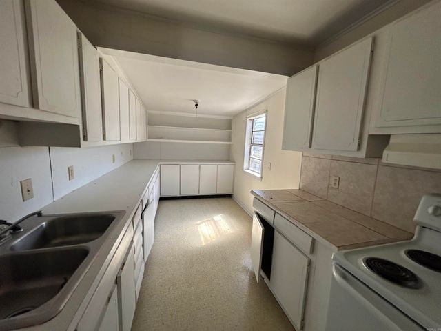 1905 S Spring St, Stuttgart, AR 72160