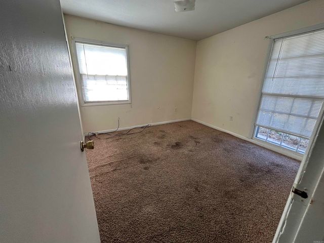 1905 S Spring St, Stuttgart, AR 72160