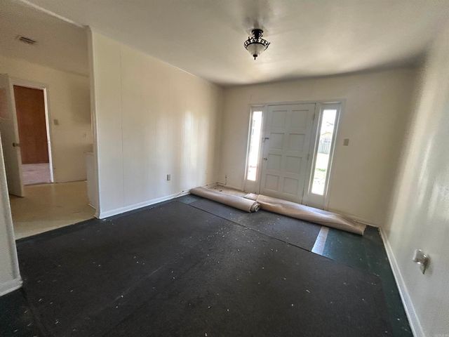 1905 S Spring St, Stuttgart, AR 72160