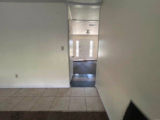 1905 S Spring St, Stuttgart, AR 72160