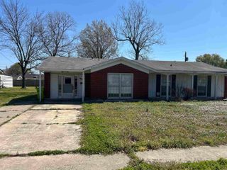 1905 S Spring St, Stuttgart, AR 72160