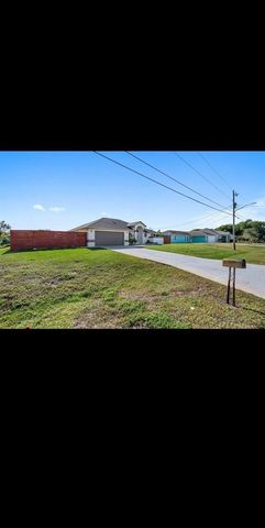 434 SW JEANNE Avenue, Port St. Lucie, FL 34953